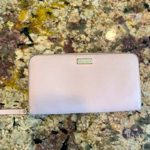 Kate Spade New York wallet in light pink